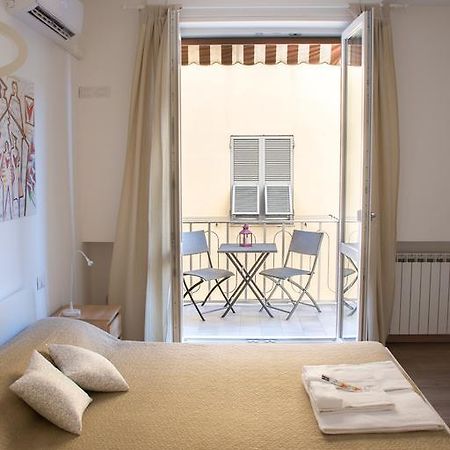 Via Colombo Holiday Rooms La Spezia Luaran gambar
