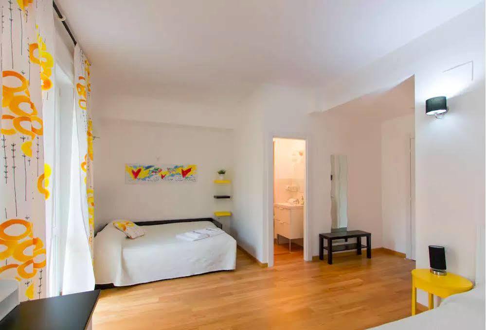 Via Colombo Holiday Rooms La Spezia Luaran gambar