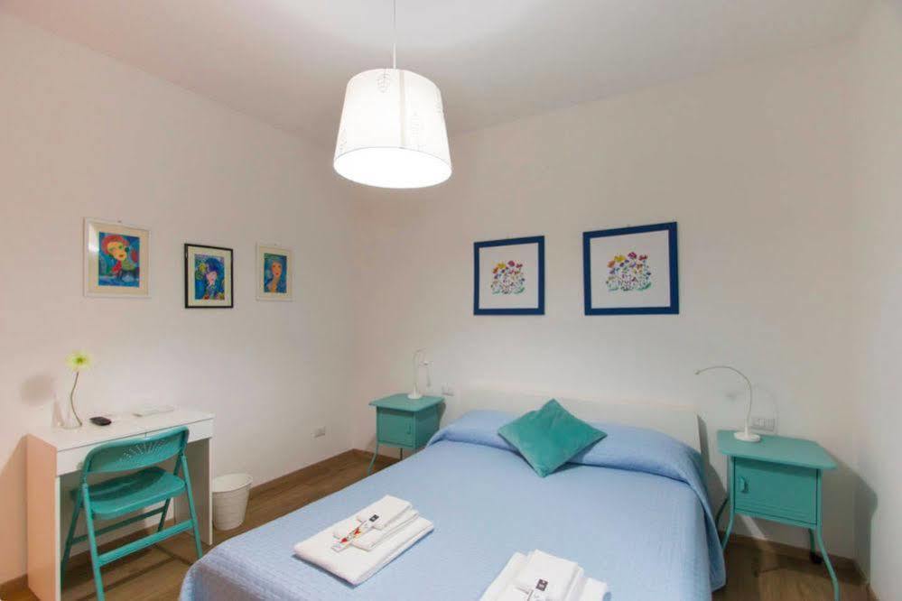 Via Colombo Holiday Rooms La Spezia Luaran gambar