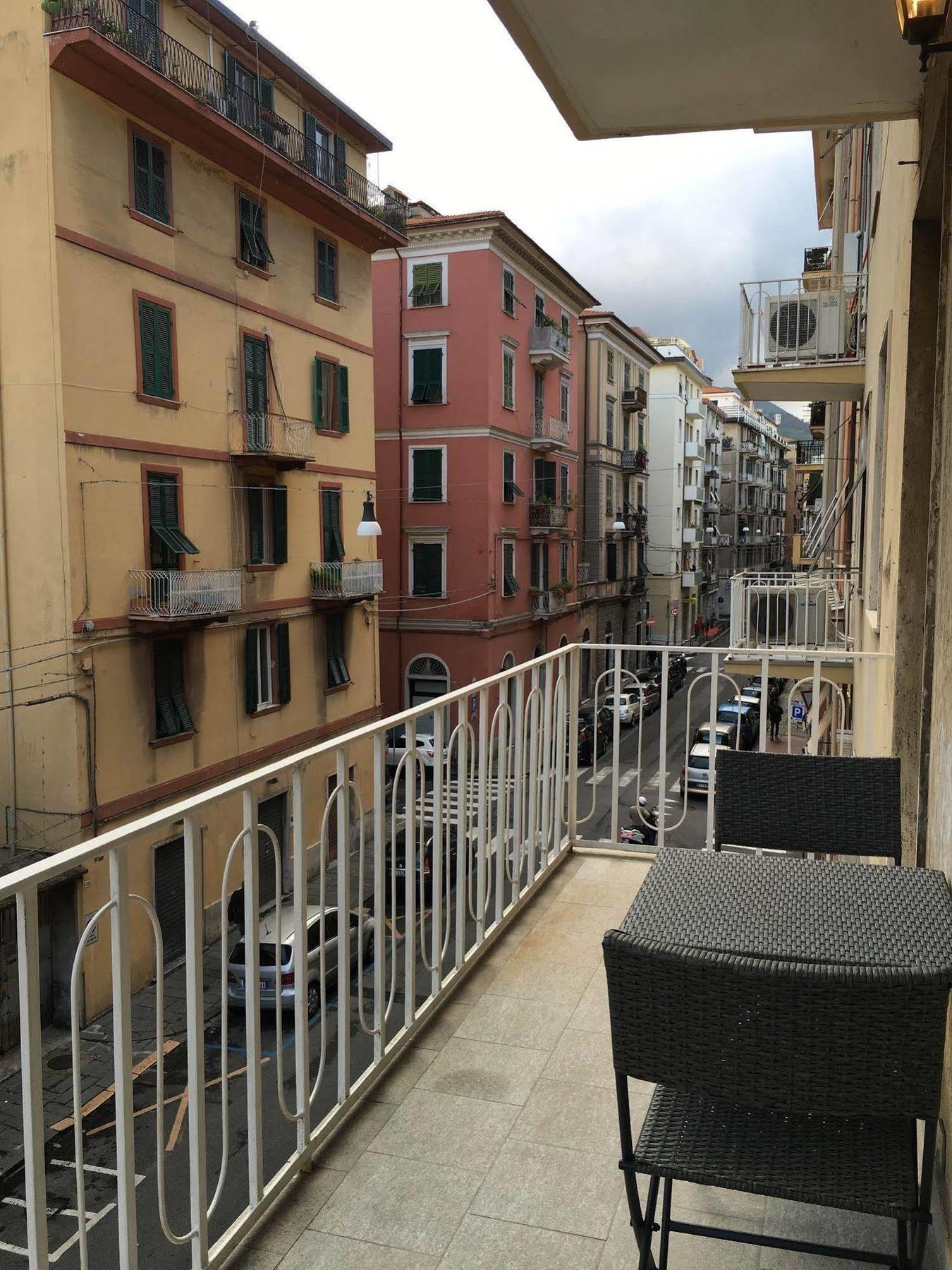 Via Colombo Holiday Rooms La Spezia Luaran gambar